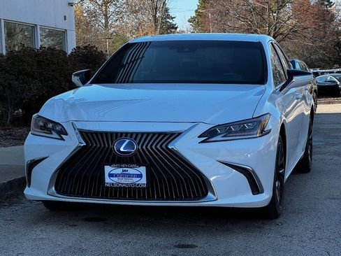 Used 2021 Lexus ES 300h w/ Accessory Package 2 image 8