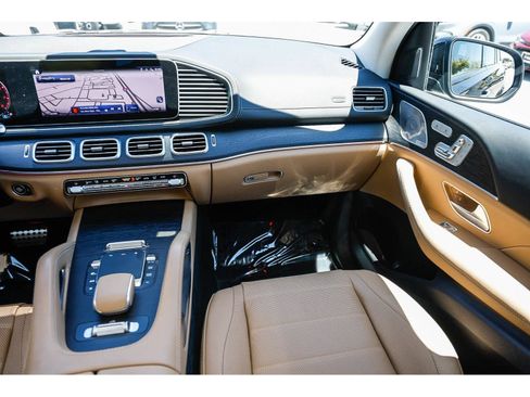 Certified 2024 Mercedes-Benz GLS 450 4MATIC image 16