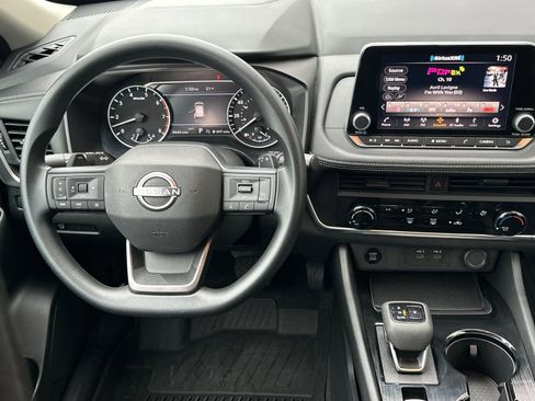 Used 2025 Nissan Rogue S image 13