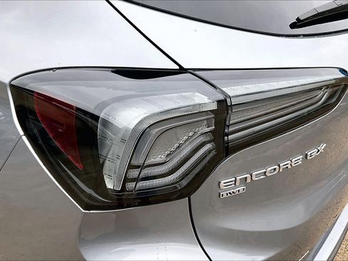 Used 2025 Buick Encore GX Avenir w/ Avenir Technology Package image 29