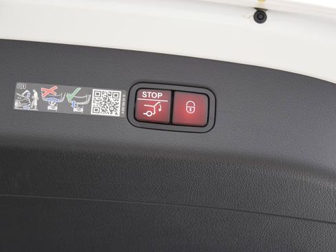 Used 2026 Mercedes-Benz GLC 300 4MATIC image 30