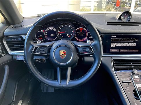 Used 2022 Porsche Panamera image 5