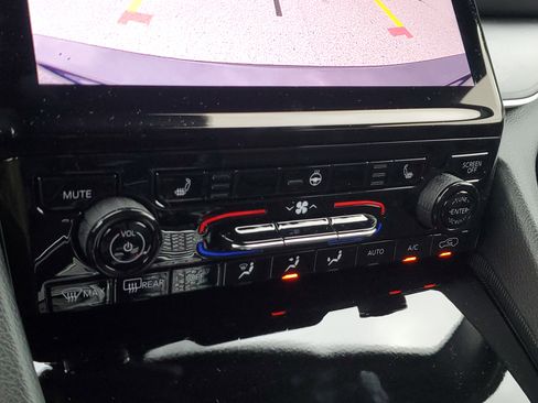 New 2025 Jeep Grand Cherokee L Limited w/ Black Appearance Package image 27