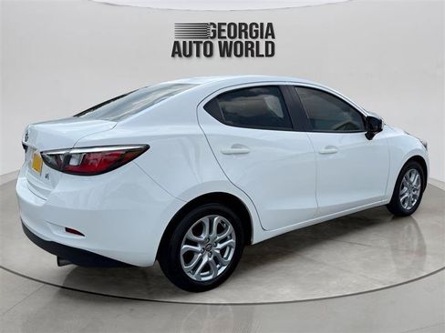 Used 2017 Toyota Yaris iA FWD image 11