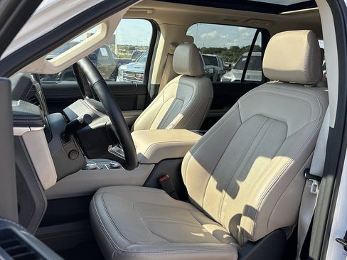 Used 2024 Ford Expedition Limited AWD/4WD image 31