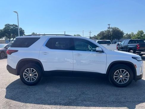 Used 2023 Chevrolet Traverse LT FWD image 5