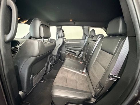 Used 2021 Jeep Grand Cherokee Altitude AWD/4WD image 5
