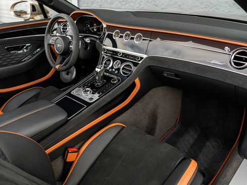 Used 2025 Bentley Continental GT Speed image 2