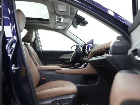 Used 2026 Toyota Grand Highlander Platinum image 11