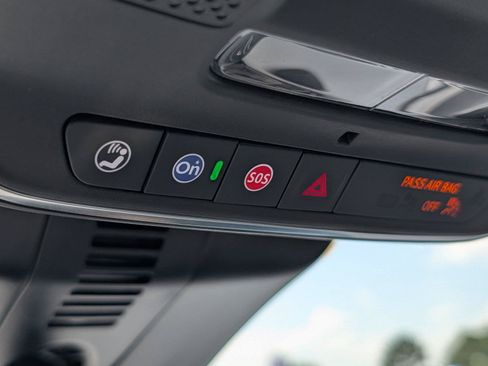 Used 2026 Chevrolet Traverse High Country w/ LPO, Floor Liner Package FWD image 28