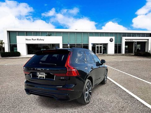 Used 2023 Volvo XC60 B5 Plus w/ Protection Package Premier image 8
