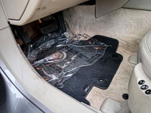 Used 2005 Cadillac XLR image 16