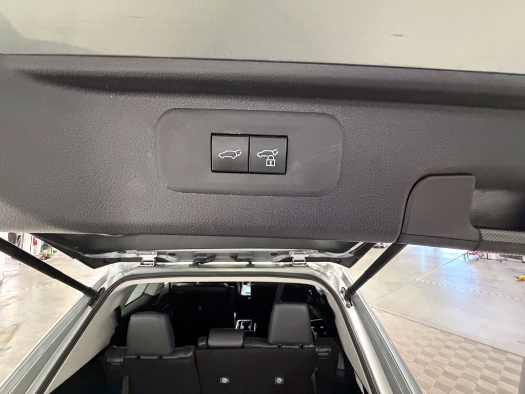 Used 2025 Toyota Grand Highlander AWD image 18