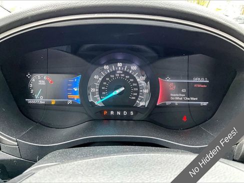Used 2018 Ford Fusion SE w/ Fusion SE Technology Package FWD image 18