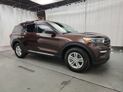 Used 2020 Ford Explorer XLT w/ Equipment Group 202A image 11