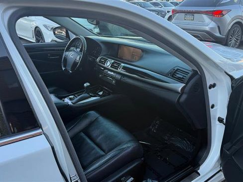 Used 2013 Lexus LS 460 w/ Comfort Pkg image 8