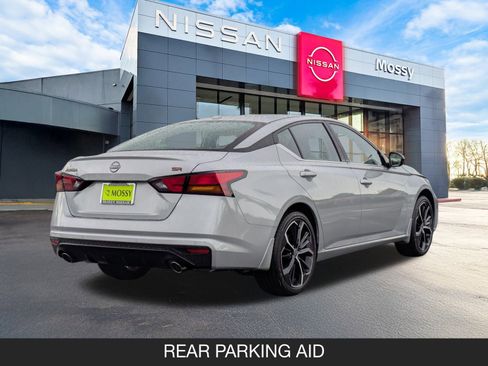 New 2025 Nissan Altima 2.5 SR image 8