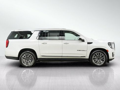 Used 2024 GMC Yukon XL Denali Ultimate AWD/4WD image 6