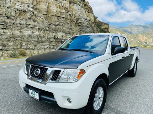 Used 2018 Nissan Frontier SV RWD image 12