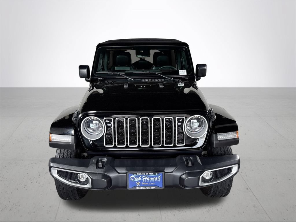 Used 2024 Jeep Wrangler Unlimited Sahara w/ Technology Group AWD/4WD image 3