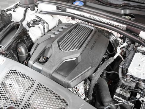 Used 2023 Porsche Macan image 15