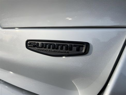 New 2025 Jeep Grand Cherokee L Summit image 6