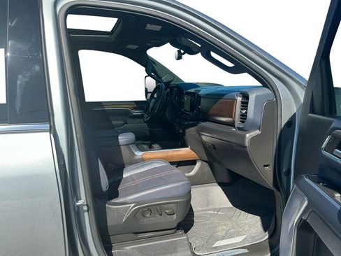Used 2024 Chevrolet Silverado 2500 High Country w/ High Country Premium Package AWD/4WD image 17