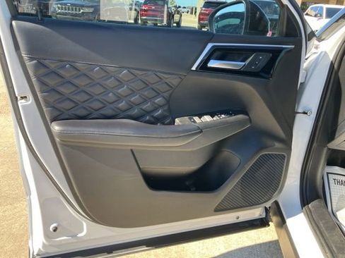 Used 2023 Mitsubishi Outlander SEL image 25