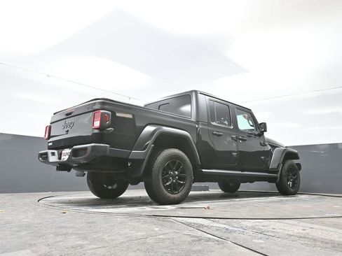 Used 2023 Jeep Gladiator Sport image 49