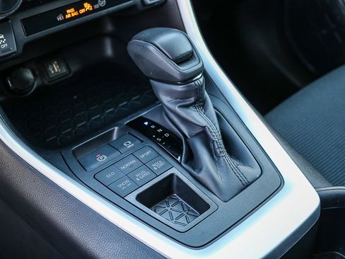 Used 2024 Toyota RAV4 LE image 19