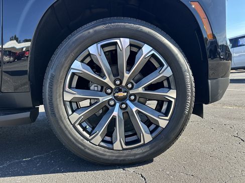 New 2026 Chevrolet Suburban High Country w/ Sun And Tow Package RWD image 14