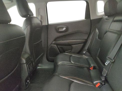 Used 2018 Jeep Compass Limited w/ Navigation Group AWD/4WD image 18