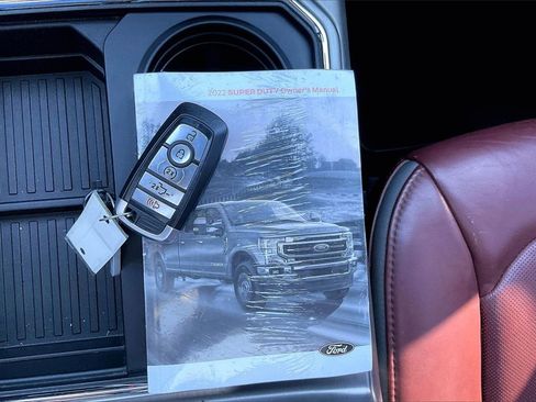 Used 2022 Ford F250 Platinum w/ FX4 Off-Road Package image 10