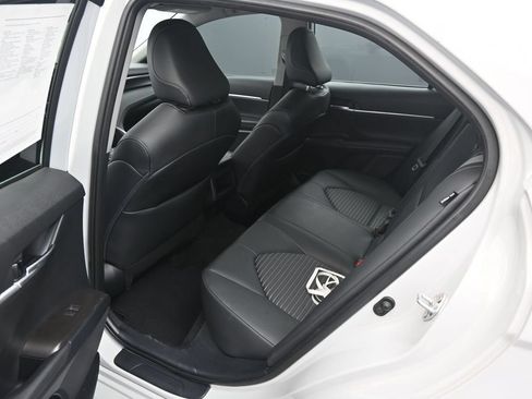 Used 2023 Toyota Camry SE FWD image 17