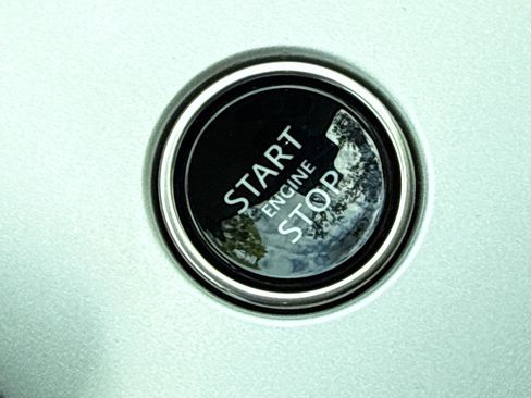 New 2026 Land Rover Range Rover Long Wheelbase SE AWD/4WD image 36