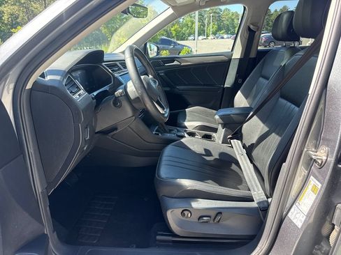 Used 2022 Volkswagen Tiguan SE AWD/4WD image 12