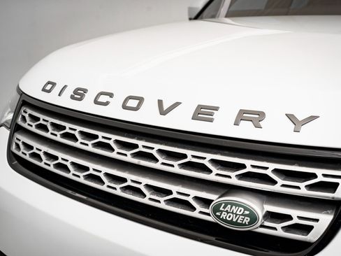 Used 2019 Land Rover Discovery HSE image 3