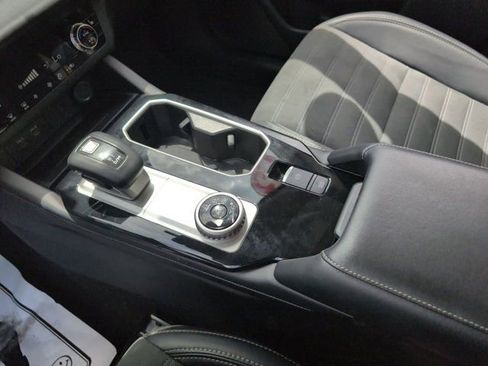 Used 2025 Mitsubishi Outlander SE FWD image 23