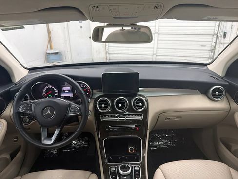 Used 2018 Mercedes-Benz GLC 300 4MATIC image 27