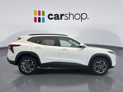 Used 2025 Chevrolet Trax LT w/ LT Convenience Package FWD image 6