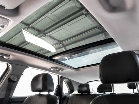 Used 2018 Hyundai Elantra GT w/ Tech Package 03 image 3