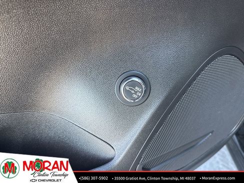 Used 2022 Buick Envision Essence w/ Safety Package image 13