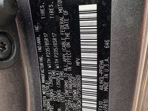 Used 2023 Toyota Sienna LE AWD/4WD image 29