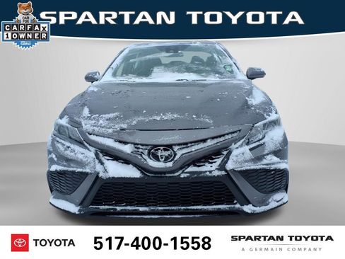 Used 2024 Toyota Camry SE image 3