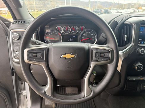 Used 2020 Chevrolet Silverado 1500 LT image 14
