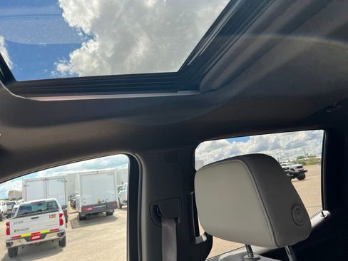 Used 2021 Chevrolet Silverado 1500 LTZ w/ LTZ Premium Package AWD/4WD image 21