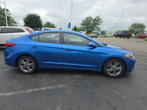 Used 2017 Hyundai Elantra SE FWD image 3