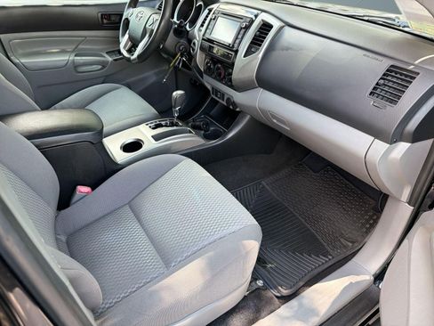 Used 2014 Toyota Tacoma 4x4 Double Cab w/ SR5 Package image 27