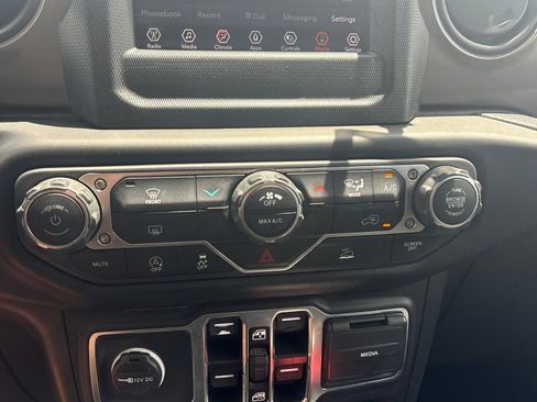 Used 2023 Jeep Gladiator Sport AWD/4WD image 26