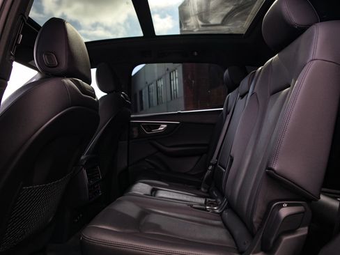 Used 2020 Audi Q7 2.0T Premium Plus w/ Premium Plus Package image 28